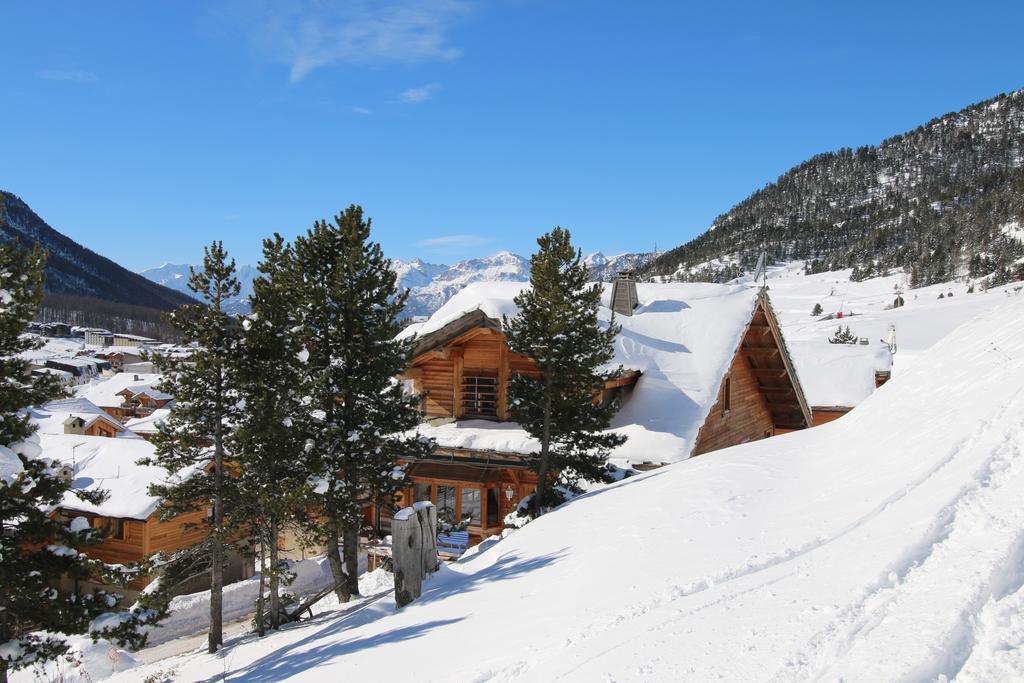 Chalet Le Pot De Miel Panzió Montgenèvre Kültér fotó