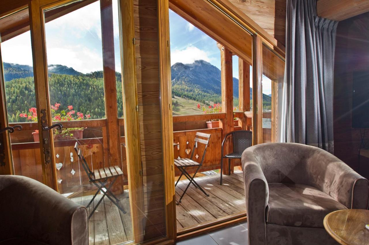 Chalet Le Pot De Miel Panzió Montgenèvre Kültér fotó
