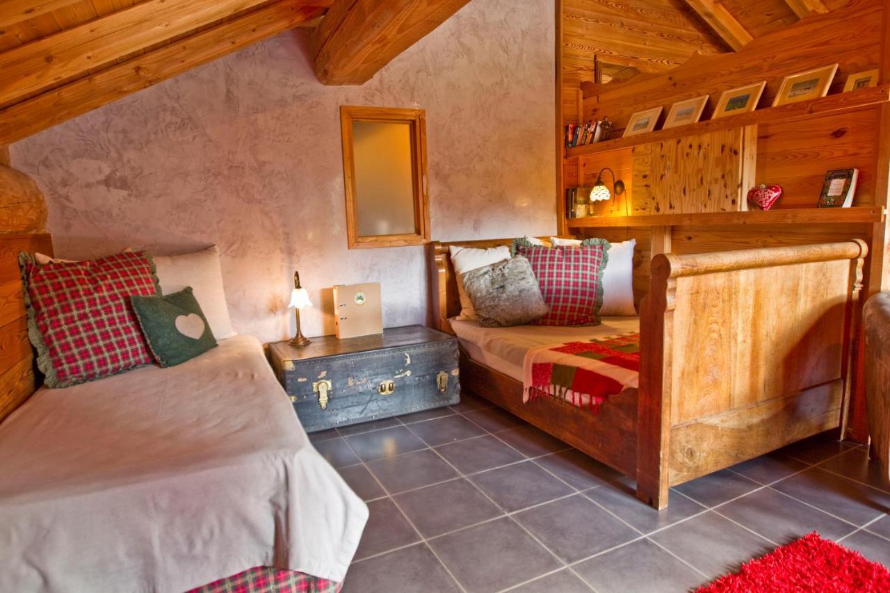 Chalet Le Pot De Miel Panzió Montgenèvre Kültér fotó